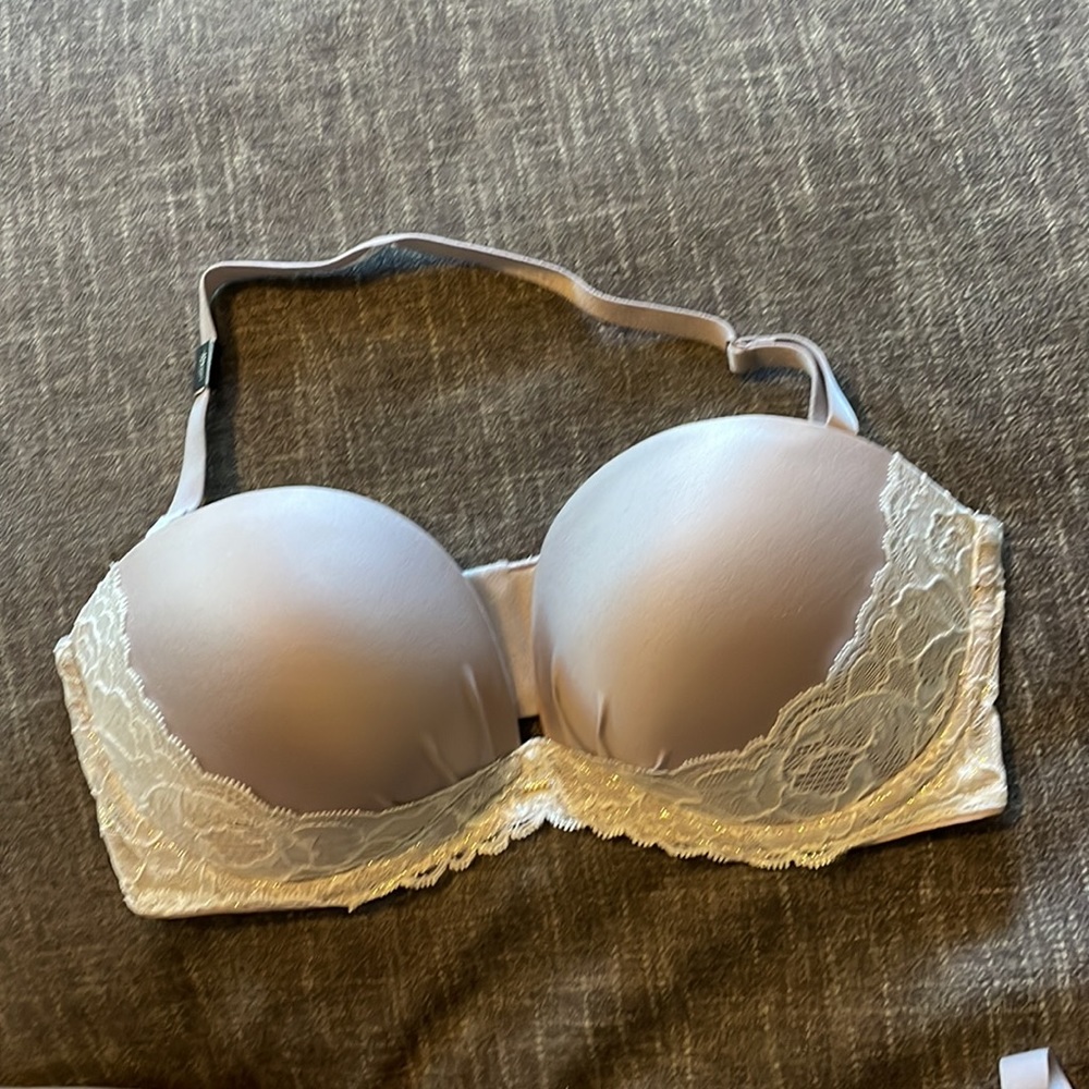 Victoria’s Secret Strapless Shiny Silver Bra with Lace Size 34D